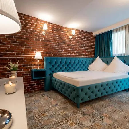 מלון Casa Fiori 3*