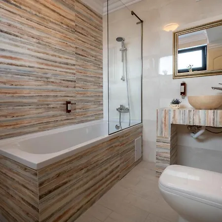 Отель Casa Fiori 3*