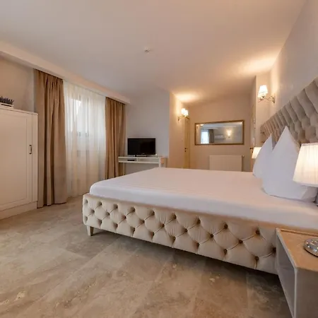 Casa Fiori Hotel 3*