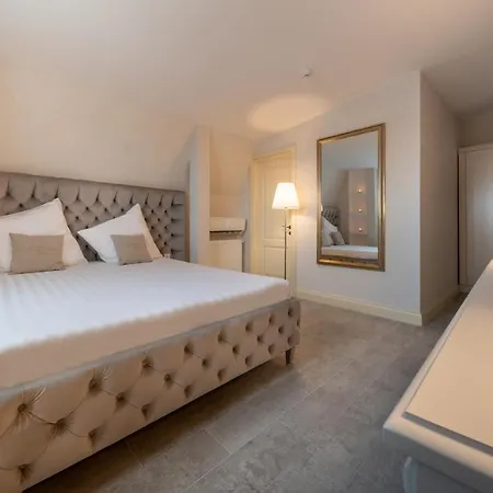 Отель Casa Fiori 3*